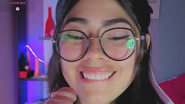 Snapshot of LoaLuxury chatting on 22, 2, 2026 LoaLuxury online show from 22, 2, 2026