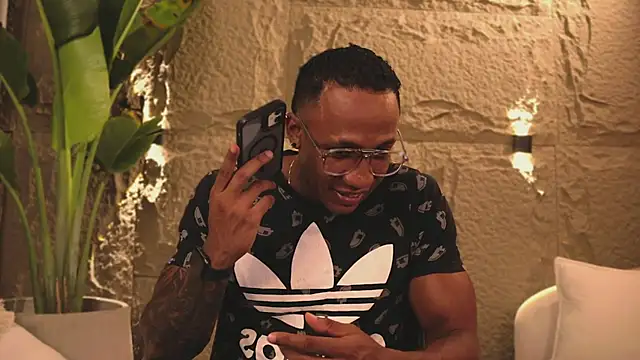 Logan Varela online show from 16, 3, 2025