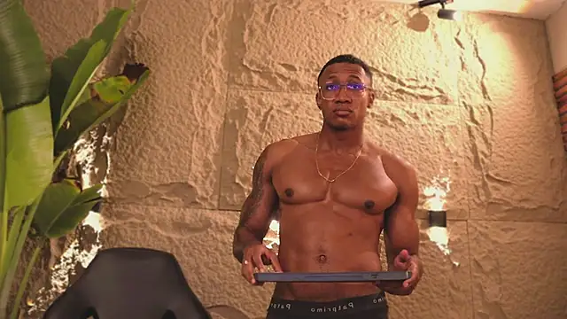 Logan Varela online show from 16, 3, 2025