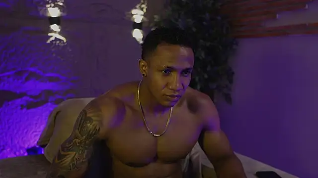 Logan Varela online show from 15, 10, 2025