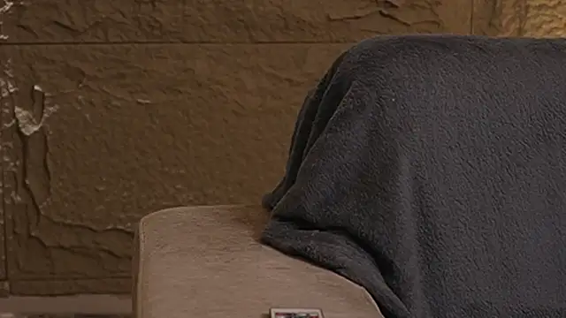 Logan Varela online show from 30, 11, 2025