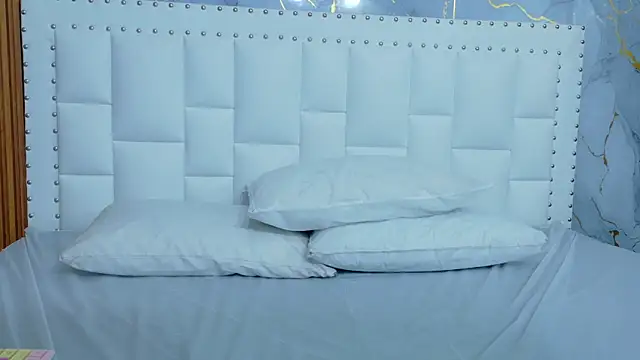 yourcuteneighbourr online show from 13, 1, 2026