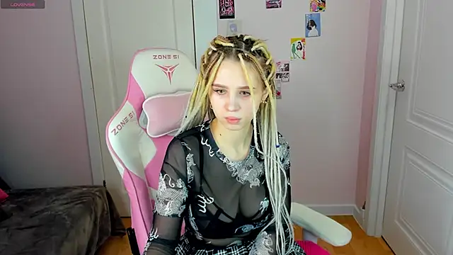 Valerie Woods online show from 27, 12, 2024