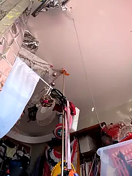 gurlnips online show from 5, 3, 2025