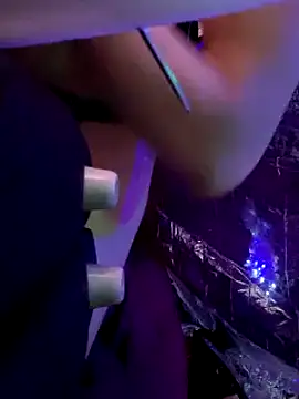 gurlnips online show from 22, 3, 2025