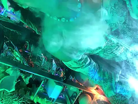 gurlnips online show from 17, 9, 2025