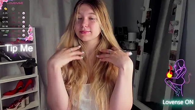 Rebecca Kelly online show from 28, 9, 2025