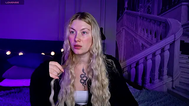 Liv Fay online show from 6, 3, 2025