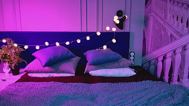 Liv Fay online show from 7, 3, 2025