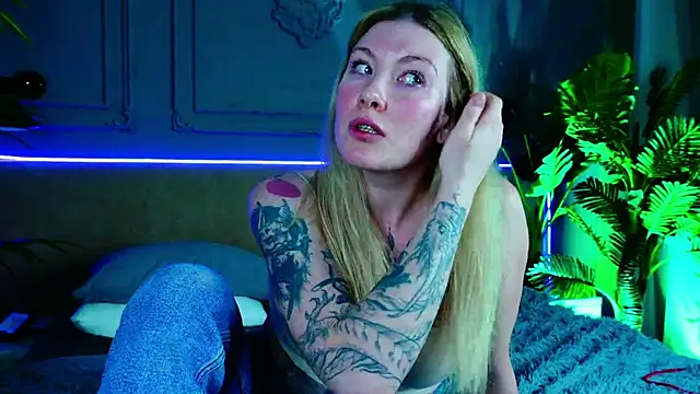 Liv Fay online show from 22, 3, 2025