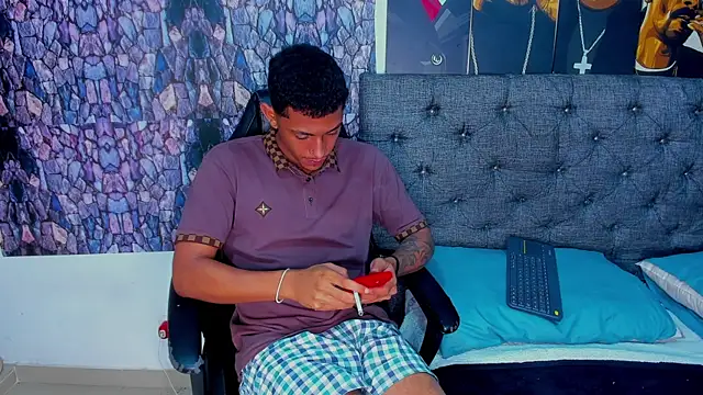 dominic smith  online show from 5, 2, 2025