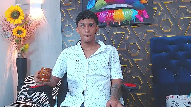 dominic smith  online show from 8, 10, 2025