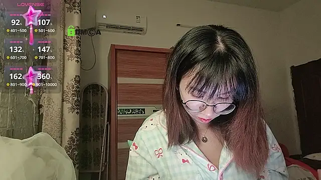 Lili 666 online show from 11, 11, 2025