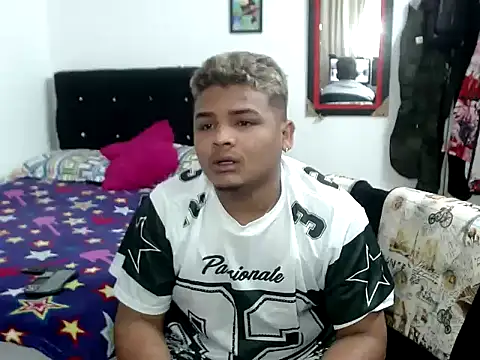 Boycuriousxxx online show from 24, 9, 2025