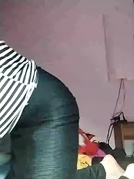 Snapshot of ngoclothingoc9en chatting on 13, 3, 2025 ngoclothingoc9en online show from 13, 3, 2025