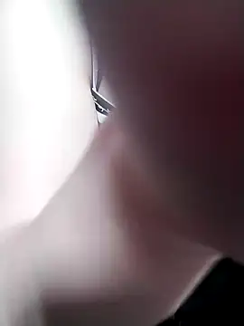 Snapshot of ngoclothingoc9en chatting on 14, 3, 2025 ngoclothingoc9en online show from 14, 3, 2025