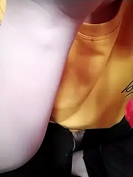 Snapshot of ngoclothingoc9en chatting on 23, 3, 2025 ngoclothingoc9en online show from 23, 3, 2025