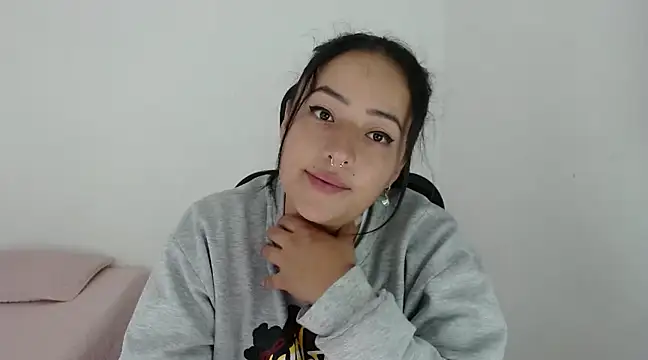 jjulietha95 online show from 18, 12, 2024