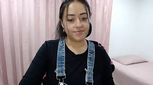 jjulietha95 online show from 14, 2, 2025