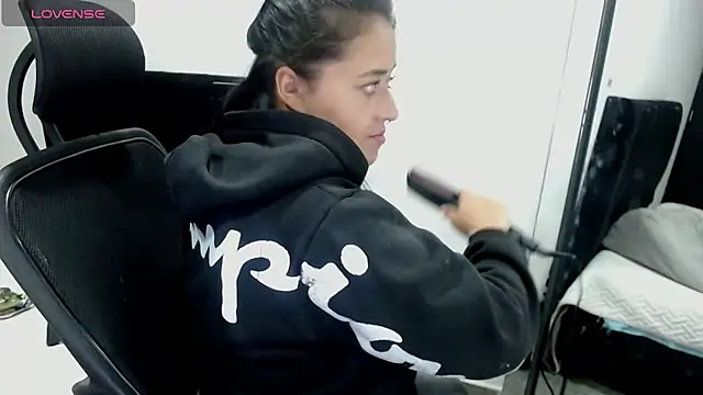 jjulietha95 online show from 8, 10, 2025