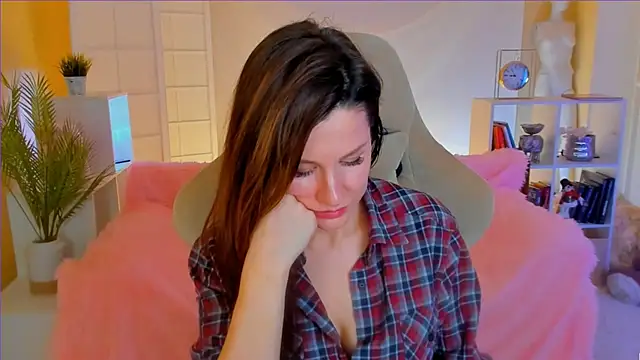 April o Nill online show from 23, 1, 2025