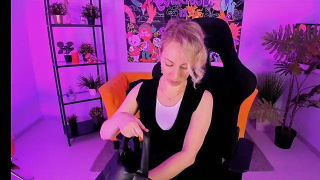 LylithSkye online show from 22, 1, 2025