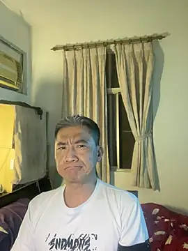 YuHsuant online show from 7, 2, 2025