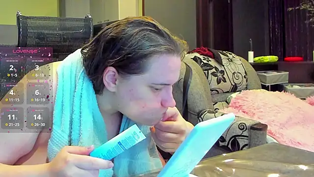 1lindsey1 online show from 10, 9, 2025