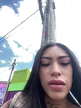 Effy Bonny online show from 1, 2, 2025