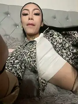 Effy Bonny online show from 15, 3, 2025