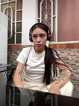 Effy Bonny online show from 18, 9, 2025