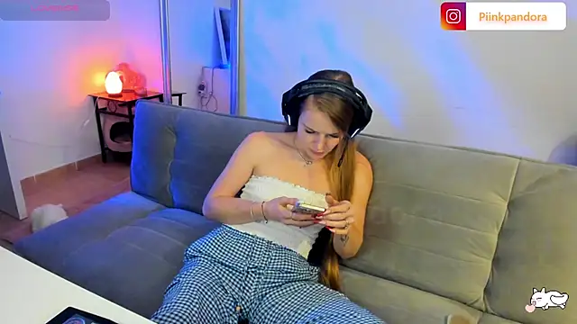 Snapshot of Piinkpandora chatting on 19, 12, 2024 Piinkpandora online show from 19, 12, 2024