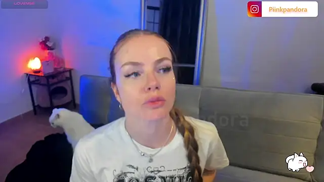 Snapshot of Piinkpandora chatting on 17, 2, 2025 Piinkpandora online show from 17, 2, 2025