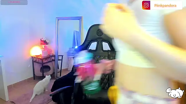 Snapshot of Piinkpandora chatting on 27, 2, 2025 Piinkpandora online show from 27, 2, 2025