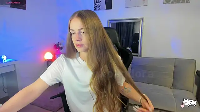 Snapshot of Piinkpandora chatting on 10, 10, 2025 Piinkpandora online show from 10, 10, 2025