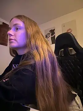 Snapshot of Piinkpandora chatting on 4, 12, 2025 Piinkpandora online show from 4, 12, 2025