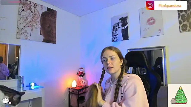 Snapshot of Piinkpandora chatting on 19, 12, 2025 Piinkpandora online show from 19, 12, 2025