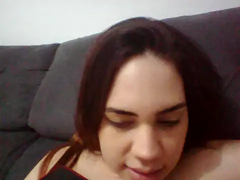 Julinha18 online show from 16, 12, 2024