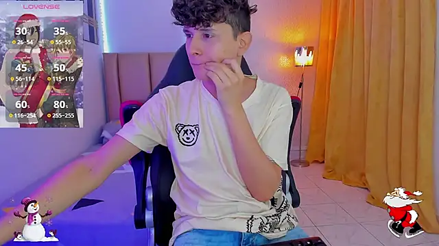 Snapshot of Nathan_Bluee chatting on 24, 12, 2024 Nathan Bluee online show from 24, 12, 2024