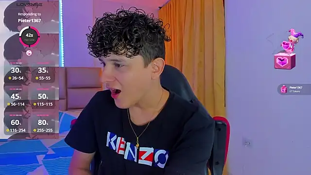 Snapshot of Nathan_Bluee chatting on 6, 1, 2025 Nathan Bluee online show from 6, 1, 2025