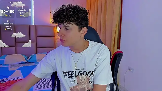 Snapshot of Nathan_Bluee chatting on 28, 1, 2025 Nathan Bluee online show from 28, 1, 2025