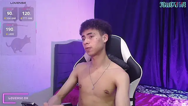 Snapshot of sexybat_twink chatting on 6, 11, 2025 sexybat twink online show from 6, 11, 2025