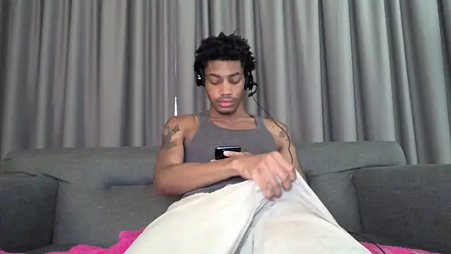 Snapshot of Skinnyblackman chatting on 31, 7, 2026 Skinnyblackman online show from 31, 7, 2026