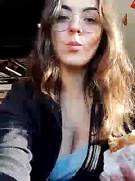 Alicia Hot1 online show from 12, 12, 2024