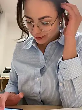 Alicia Hot1 online show from 3, 3, 2025