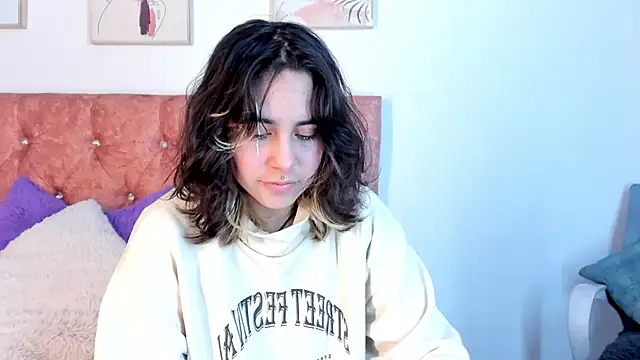 Snapshot of riley_colors chatting on 12, 3, 2025 riley colors online show from 12, 3, 2025