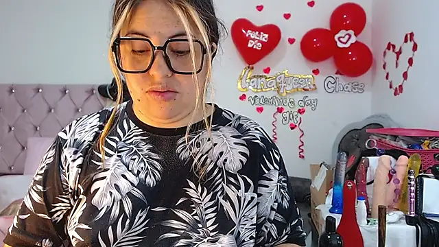 lanaqueen699 online show from 25, 2, 2025