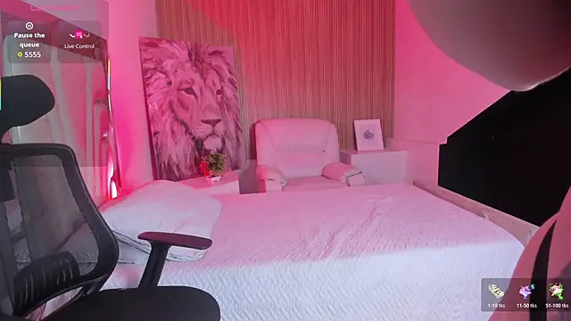 Snapshot of Melany_Luv chatting on 19, 10, 2025 Melany Luv online show from 19, 10, 2025