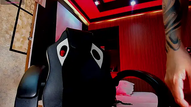 Snapshot of Melany_Luv chatting on 20, 11, 2025 Melany Luv online show from 20, 11, 2025