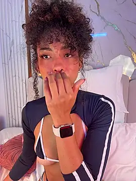 Snapshot of OSHUN_ chatting on 5, 12, 2025 OSHUN online show from 5, 12, 2025